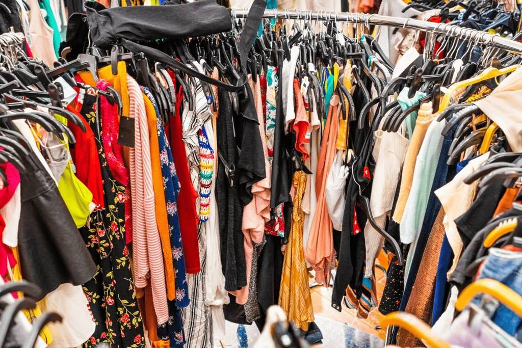 Étude du marché des vêtements importés